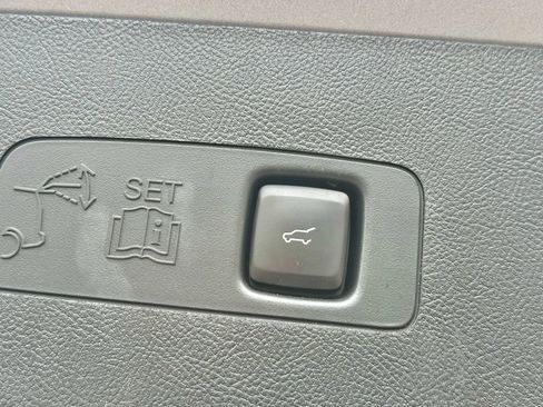 Used 2021 Lincoln Corsair Sport Utility 4D image 19