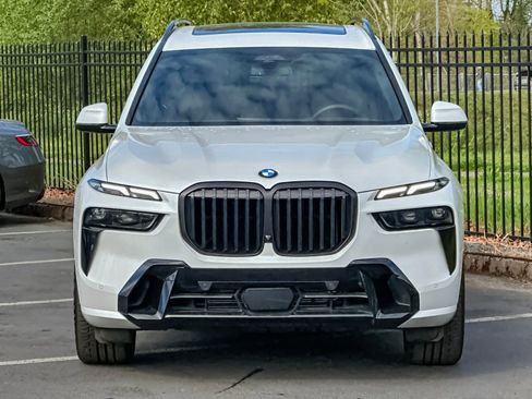 Used 2024 BMW X7 xDrive40i w/ M Sport Package AWD/4WD image 8