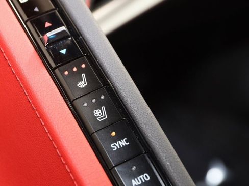 Used 2024 Chevrolet Corvette E-Ray w/ ZER Performance Package image 8