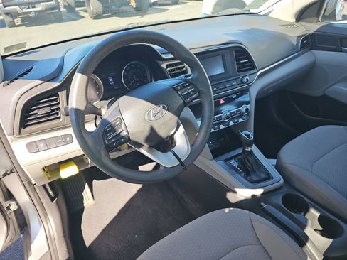 Used 2020 Hyundai Elantra SE w/ Convenience Package (C2) image 11