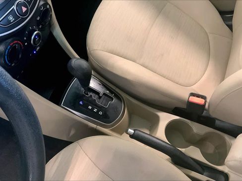 Used 2016 Hyundai Accent SE FWD image 17