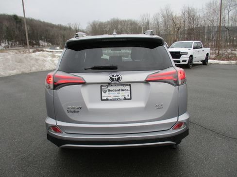 Used 2018 Toyota RAV4 XLE image 6