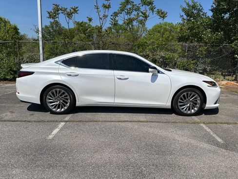 Used 2023 Lexus ES 350 Ultra Luxury image 2