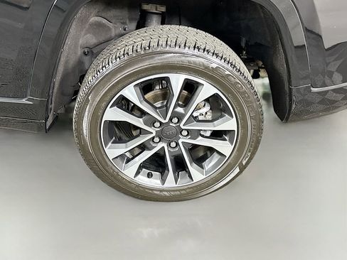 Used 2023 Jeep Grand Cherokee Overland image 39