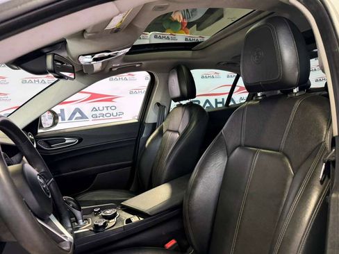 Used 2017 Alfa Romeo Giulia RWD image 32