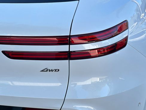 Used 2023 Genesis GV70 2.5T w/ Advanced Package image 29