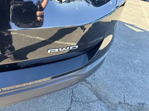 Used 2024 GMC Terrain SLE image 6