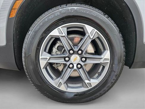 Used 2025 Chevrolet Blazer LT FWD image 22