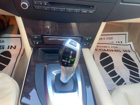 Used 2010 BMW 535i xDrive Wagon AWD/4WD image 32