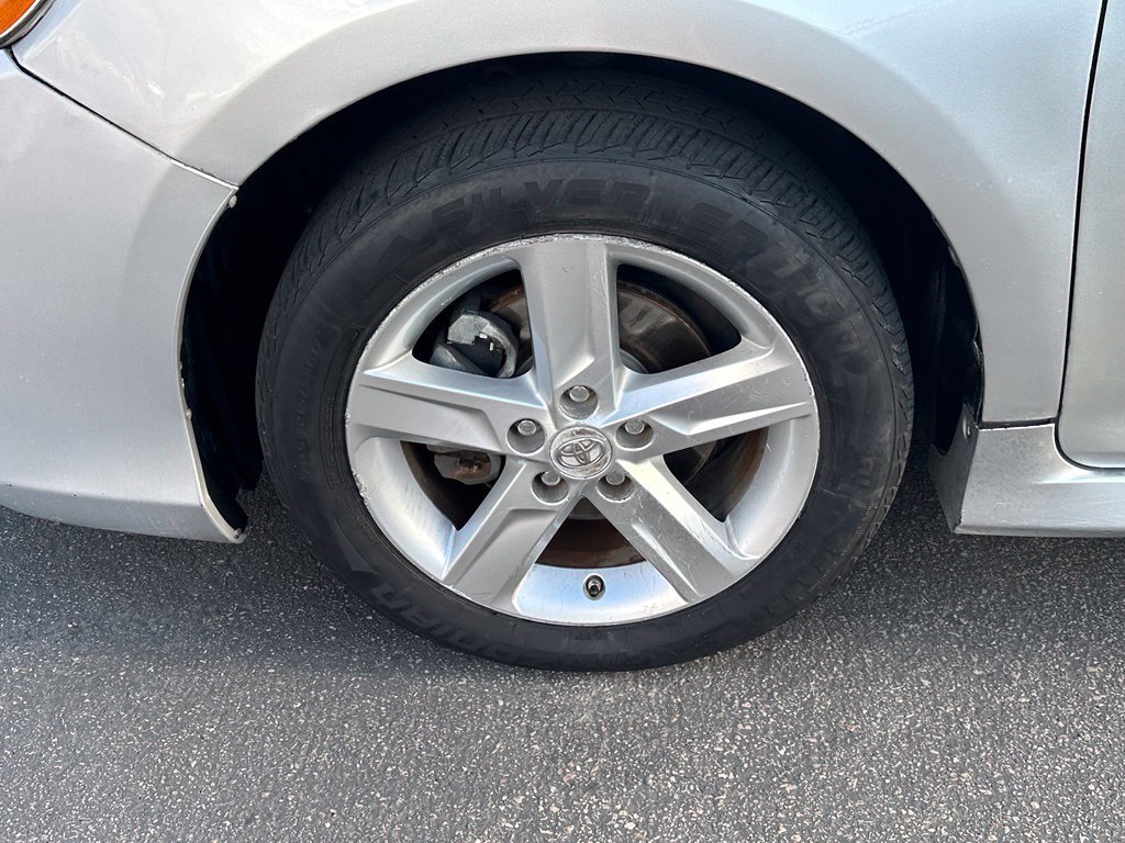 Used 2012 Toyota Camry SE FWD image 16