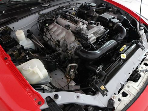 Used 2002 MAZDA MX-5 Miata RWD image 34