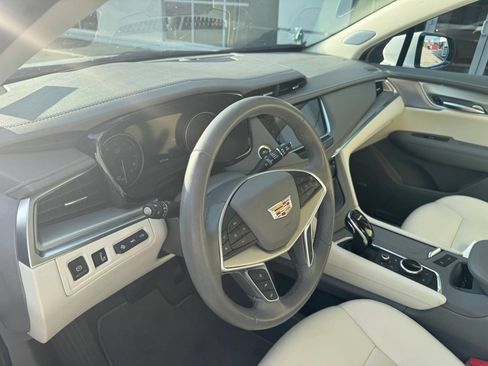 Certified 2024 Cadillac XT5 Premium Luxury w/ Technology Package FWD image 23