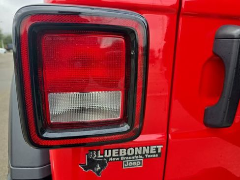 Used 2021 Jeep Wrangler Unlimited Rubicon image 34