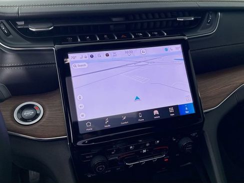 Used 2025 Jeep Grand Cherokee L Summit w/ Obsidian Package AWD/4WD image 13