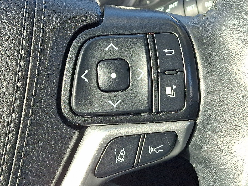 Certified 2019 Toyota Highlander SE AWD/4WD image 23