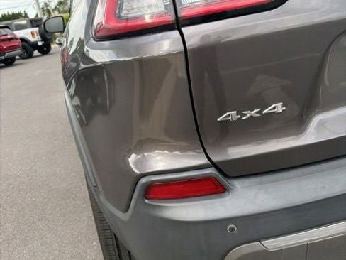 Used 2019 Jeep Cherokee Limited AWD/4WD image 10