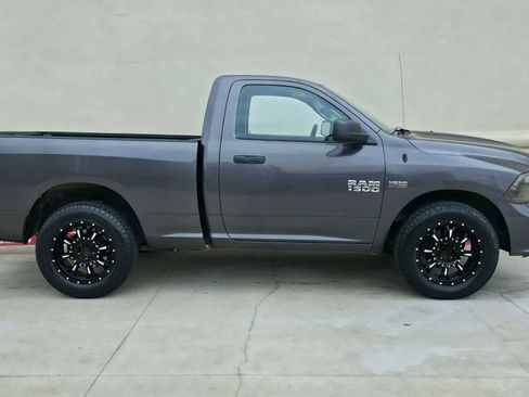 Used 2015 RAM 1500 Express RWD image 2