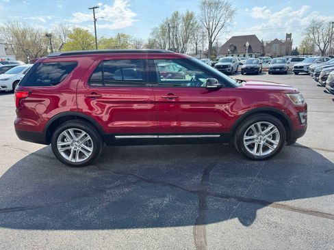 Used 2017 Ford Explorer XLT w/ Equipment Group 202A FWD image 12