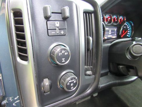 Used 2015 Chevrolet Silverado 2500 LT w/ Z71 Package, Off-Road AWD/4WD image 15