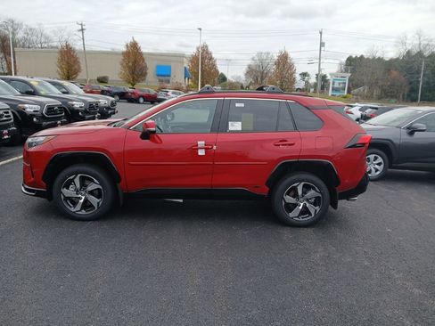 New 2025 Toyota RAV4 SE image 4