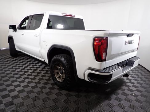 Used 2022 GMC Sierra 1500 Elevation w/ LPO, Elevation Black Package image 13
