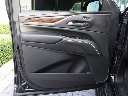 Used 2023 Cadillac Escalade Sport Platinum image 14