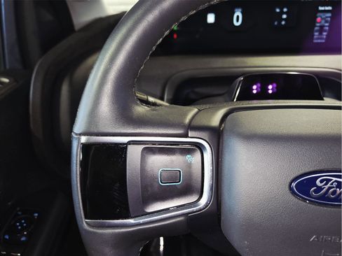 Used 2025 Ford Expedition Active image 53