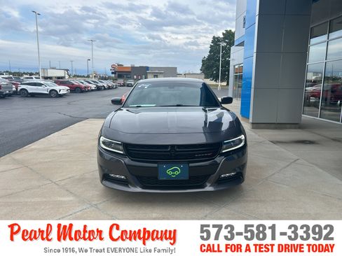 Used 2016 Dodge Charger R/T w/ Blacktop Package RWD image 2