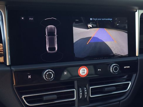 Certified 2024 Porsche Macan S AWD/4WD image 12