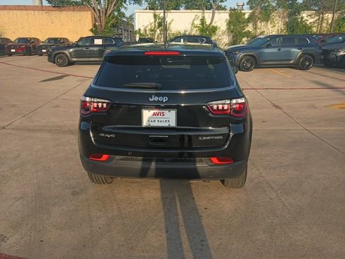 Used 2025 Jeep Compass Limited image 10