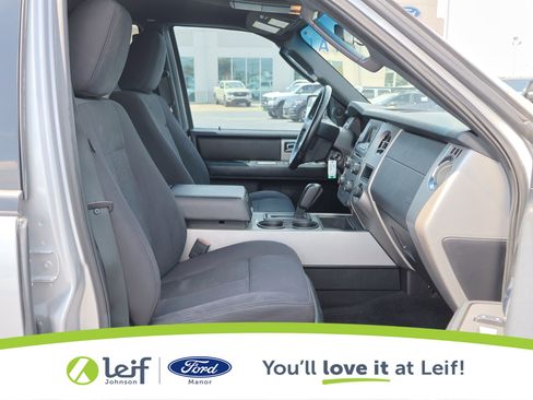 Used 2015 Ford Expedition XLT image 36