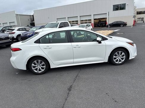 Used 2024 Toyota Corolla LE FWD image 6