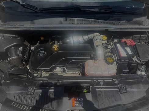 Used 2021 Buick Encore Preferred image 6