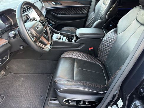 Used 2023 Jeep Grand Cherokee L Summit w/ Advanced Protech Group IV AWD/4WD image 8