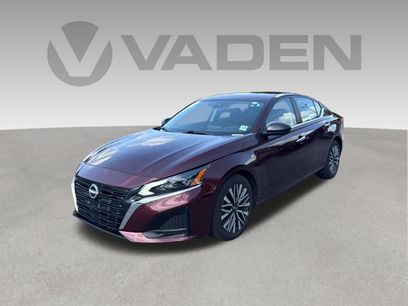 Used 2025 Nissan Altima 2.5 SV