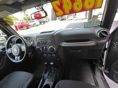 Used 2018 Jeep Wrangler Sport AWD/4WD image 22