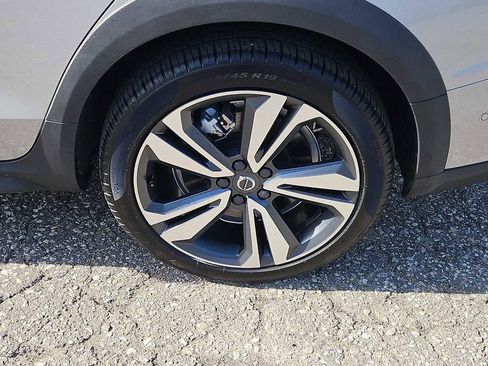 Used 2025 Volvo V60 B5 Cross Country Plus AWD/4WD image 3