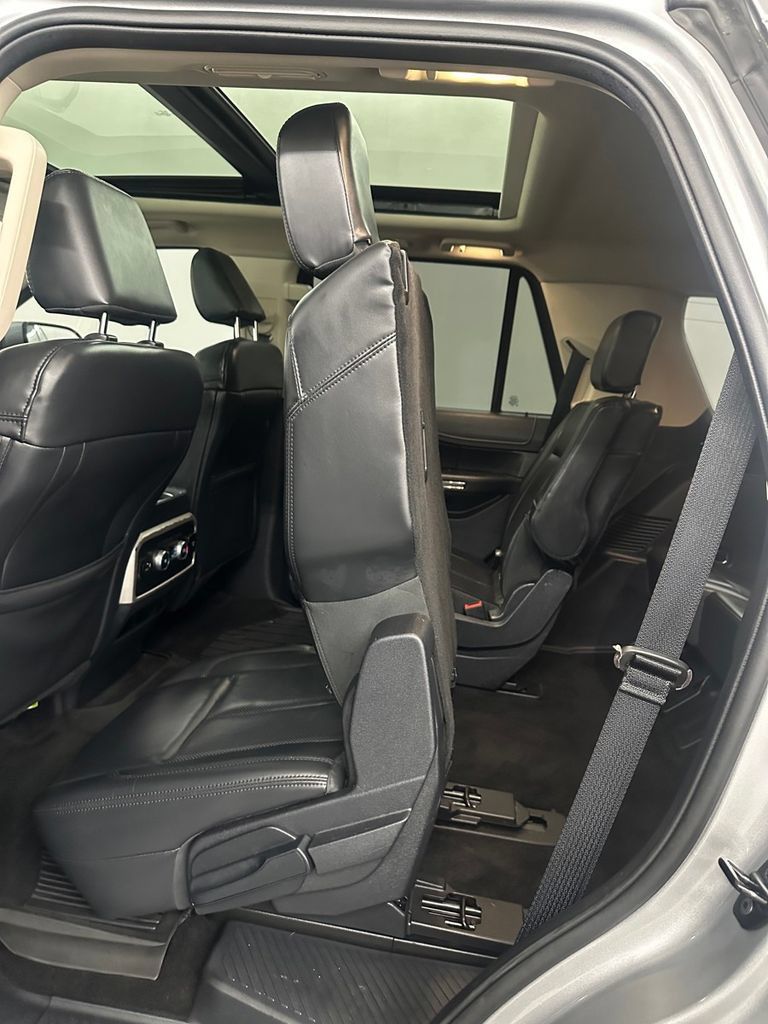 Used 2022 Ford Expedition XLT AWD/4WD image 27