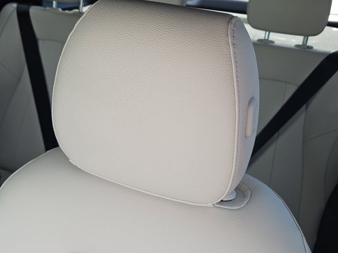 Used 2025 Mercedes-Benz GLA 250 image 15