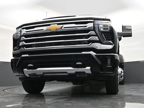 Used 2025 Chevrolet Silverado 3500 High Country w/ High Country Premium Package AWD/4WD image 27