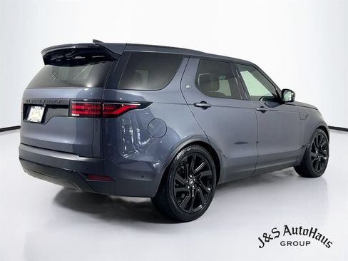 Used 2024 Land Rover Discovery S AWD/4WD image 7