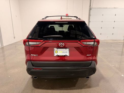 Used 2023 Toyota RAV4 XLE Premium image 6