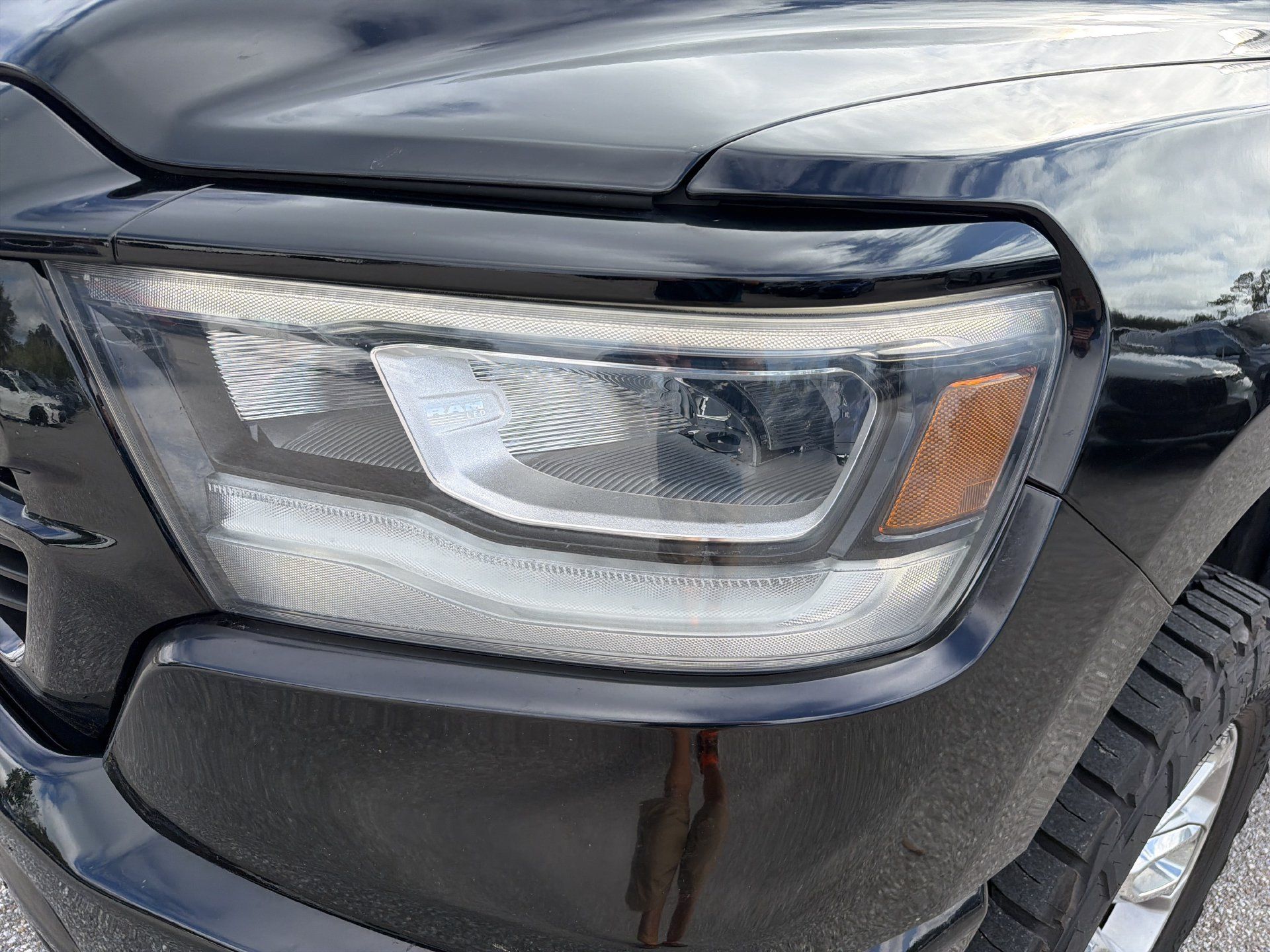 Used 2023 RAM 1500 Laramie AWD/4WD image 9