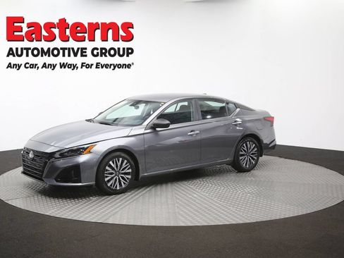 Used 2024 Nissan Altima 2.5 SV FWD image 56