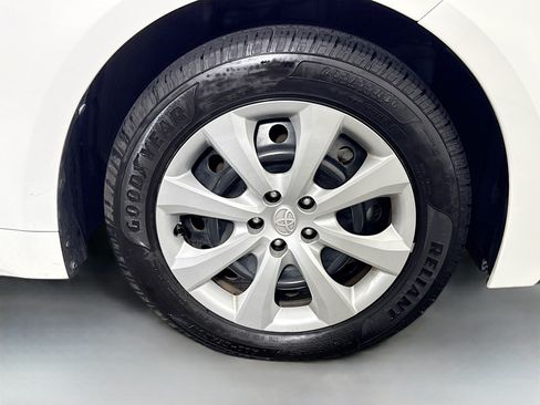 Used 2020 Toyota Corolla LE FWD image 31