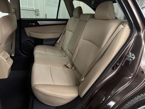 Used 2019 Subaru Outback 2.5i Premium AWD/4WD image 8