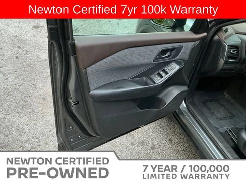 Used 2023 Nissan Rogue S FWD image 30
