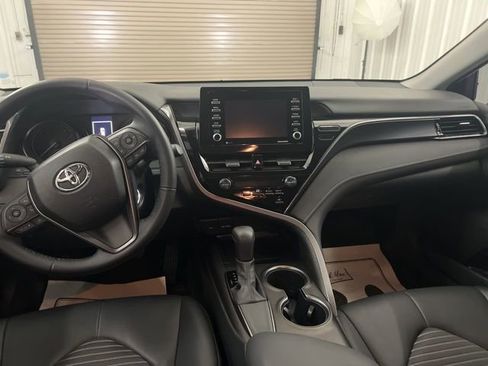 Used 2021 Toyota Camry SE image 14