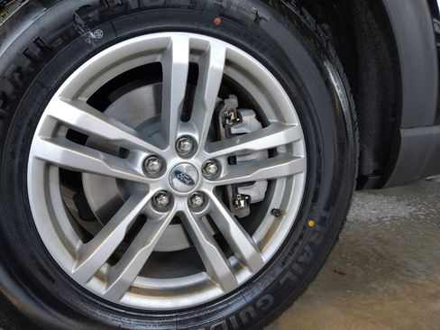 Used 2020 Ford Explorer XLT image 31