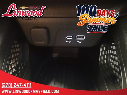 Used 2025 Chevrolet TrailBlazer LT AWD/4WD image 23